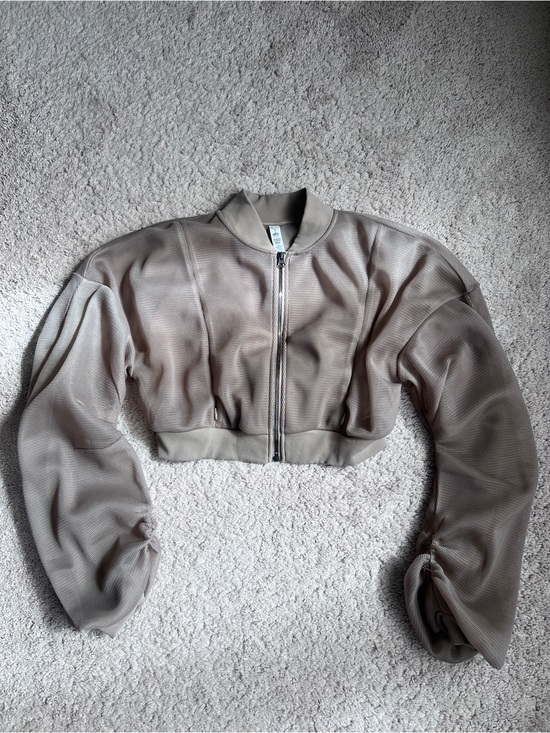 ALO Yoga Jackets & Blazers - ALO Yoga Mesh Crop Jacket - Gravel